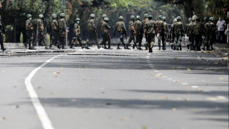 Sri Lanka army soldiers walk towards the parliament building, after the President Gotabaya Rajapaksa lost its majority, amid the country's economic crisis, in Colombo, Sri Lanka, April 5, 2022. Reuters