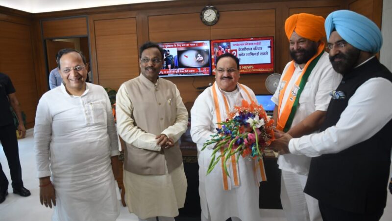 Congress leader and three time former MLA Tarvinder Singh Marwah joined BJP in New Delhi on Wednesday in the presence of BJP national president JP Nadda. Image : The Tribune