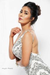 Actress Monika Singh’s take on social media